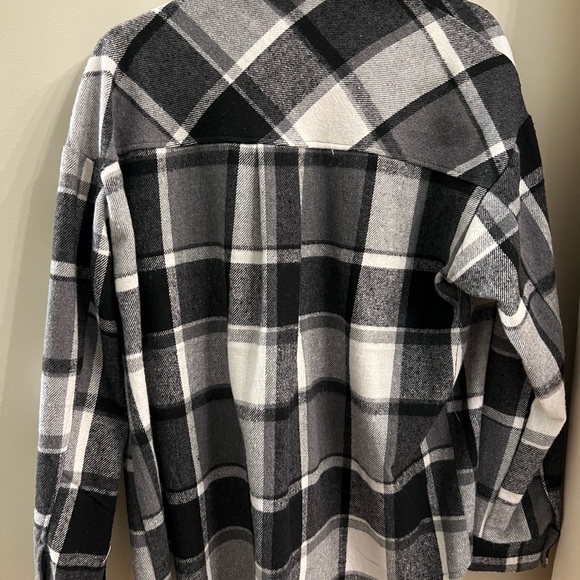Automet Black & White Plaid Shacket - Picture 3 of 4